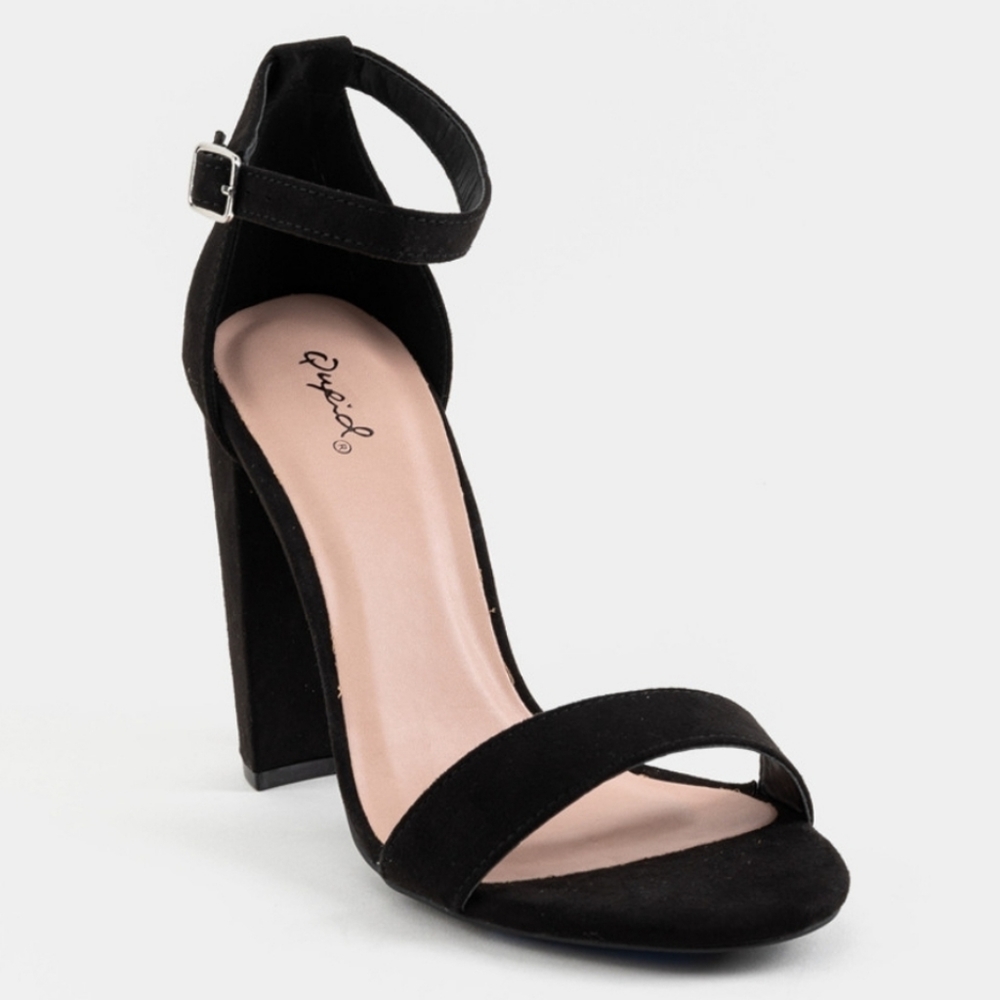 NWT Vici Block Heels